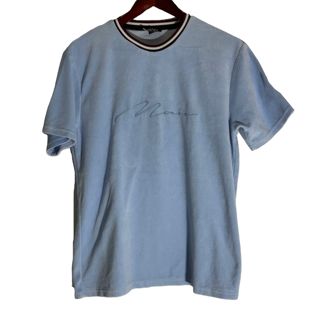 Boohooman Sky Blue w/Black White Striped Collar Short Sleeve ‘Man’ Logo Shirt MD